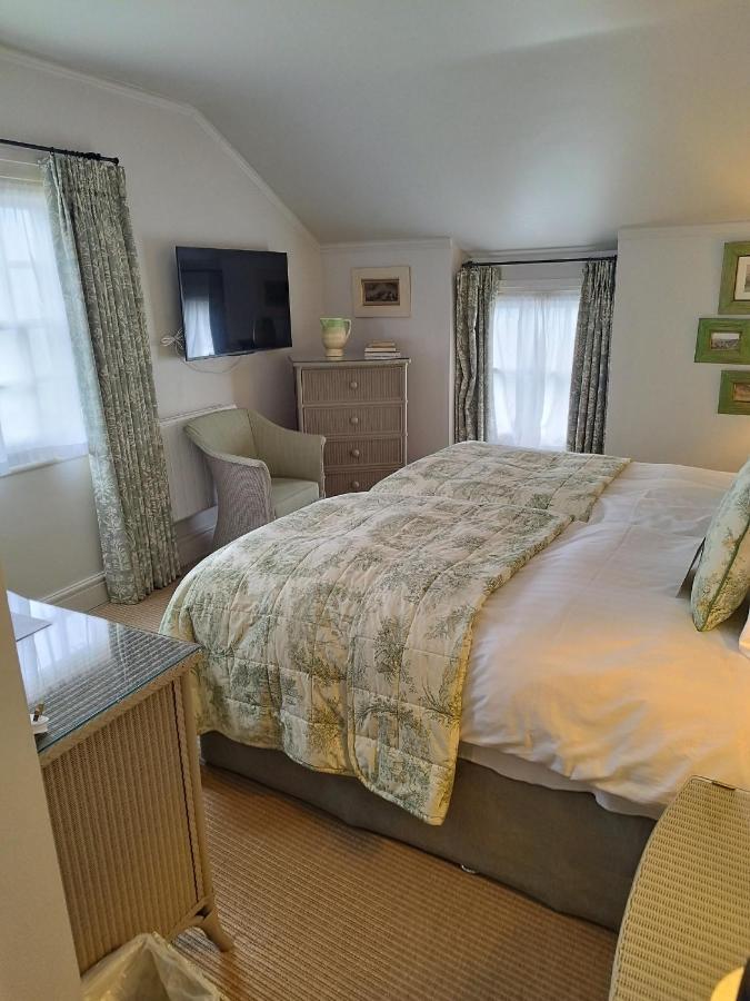 Red Lion Hotel Кловеллі Екстер'єр фото